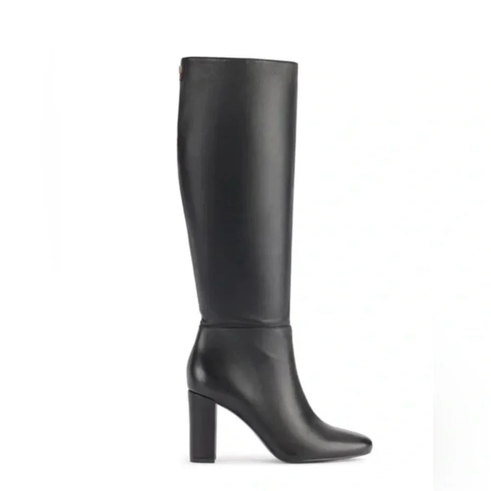 New KARL LAGERFELD PARIS Women's Vani Almond toe Heeled Boots 8